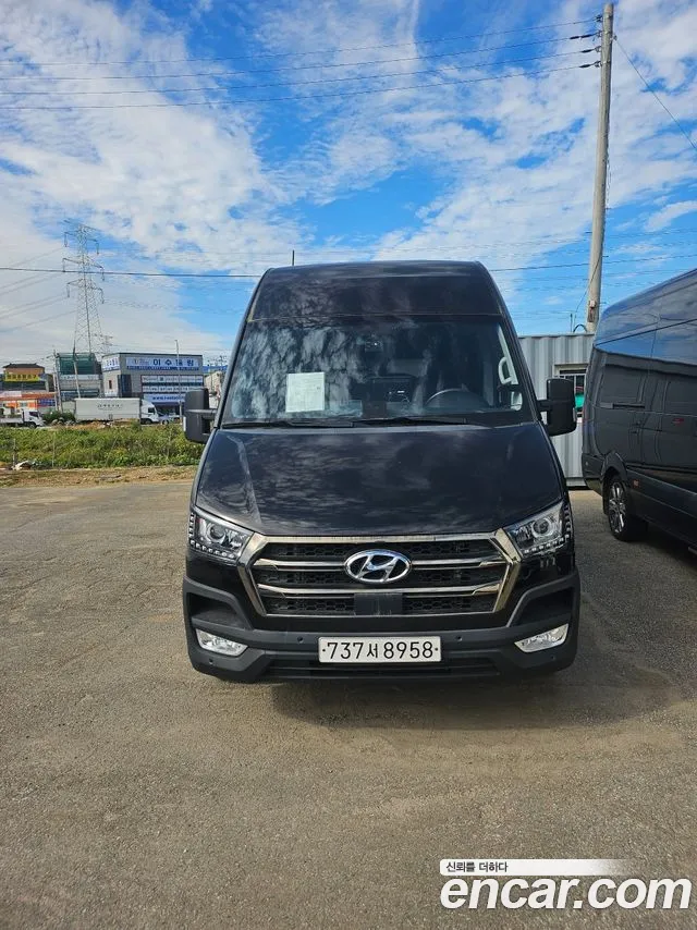 Hyundai Staria 2022 thumb 3