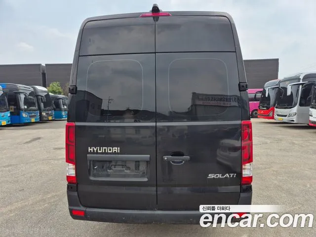 Hyundai Staria 2022 thumb 4