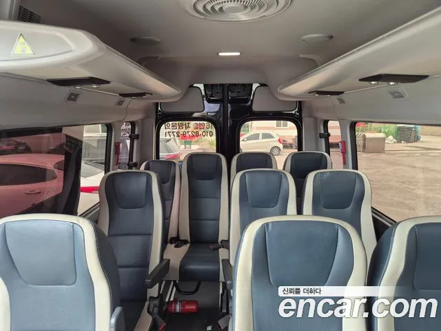 Hyundai Staria 2022 thumb 6
