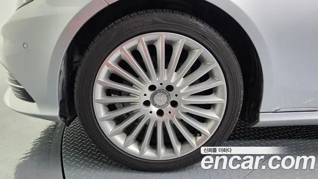 Mercedes-Benz E-Класс 2015 thumb 4