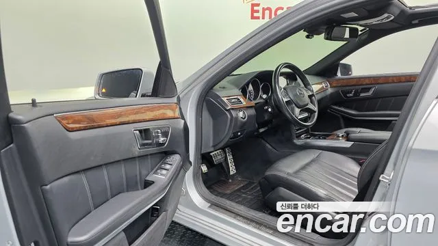 Mercedes-Benz E-Класс 2015 thumb 9