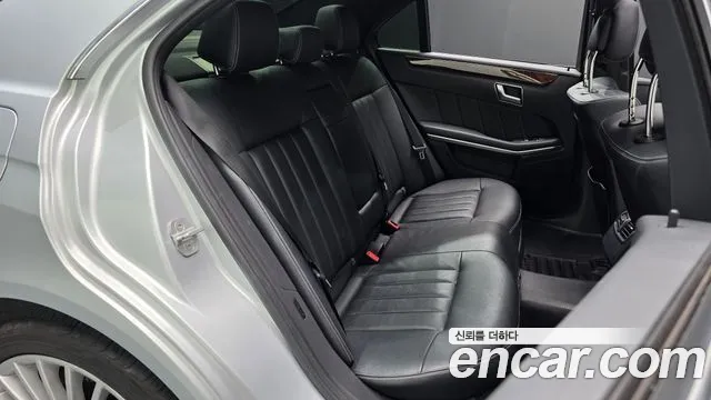 Mercedes-Benz E-Класс 2015 thumb 10