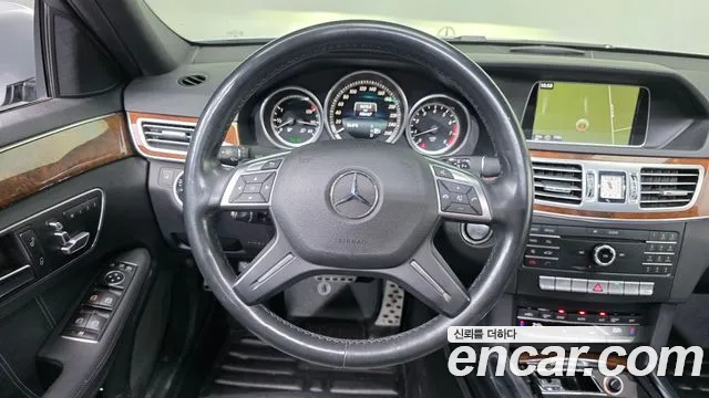 Mercedes-Benz E-Класс 2015 thumb 12