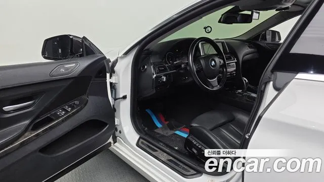 BMW 6-Series 2015 thumb 10