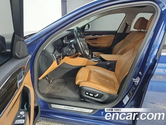 BMW 5-Series 2020 thumb 10