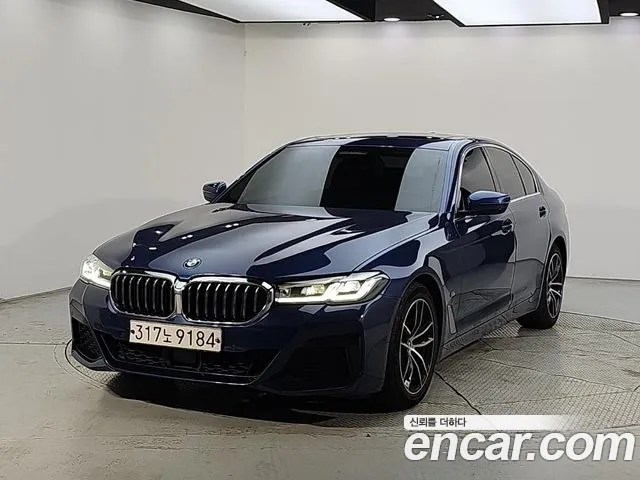 BMW 5-Series 2020 thumb 11