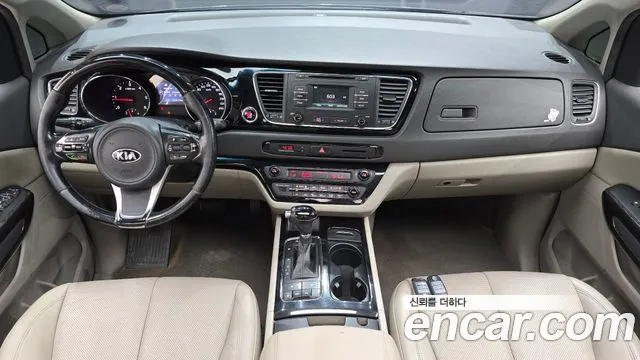 Kia Carnival 2016 thumb 7