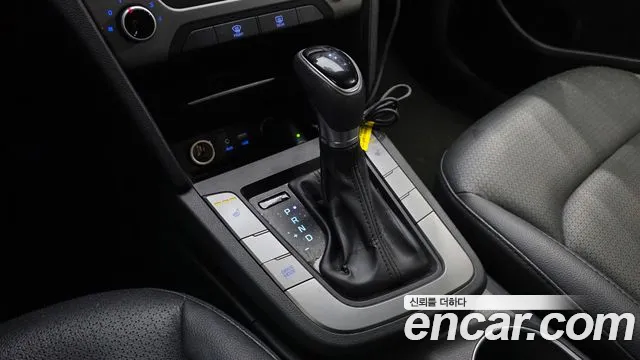 Hyundai Avante 2016 thumb 9