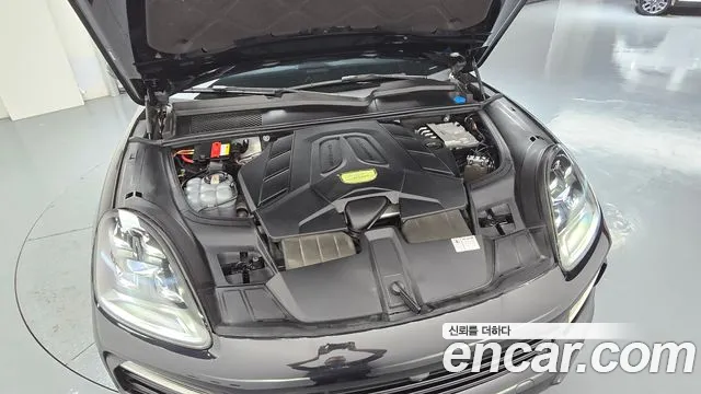 Porsche Cayenne 2021 thumb 6