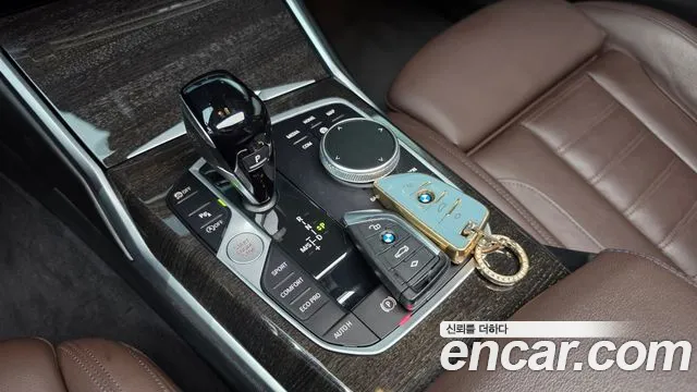 BMW 3-Series 2022 thumb 9