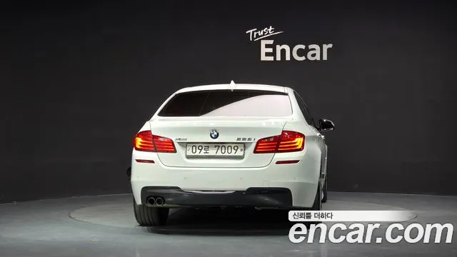 BMW 5-Series 2016 thumb 4
