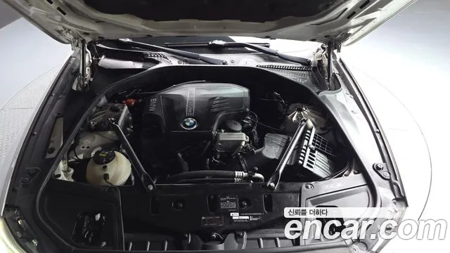 BMW 5-Series 2016 thumb 6