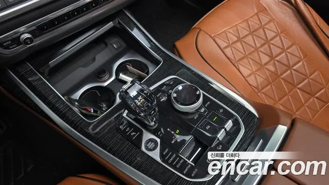 BMW X7 2021 thumb 9