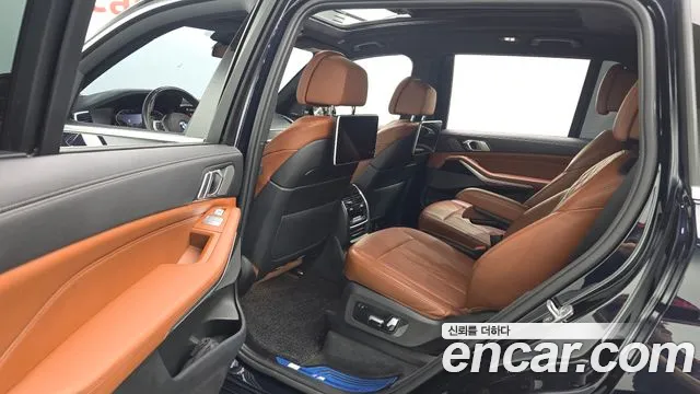 BMW X7 2021 thumb 11