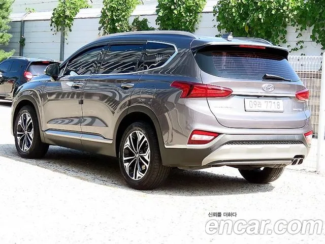 Hyundai Santa Fe 2018 thumb 2
