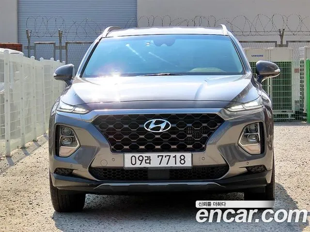 Hyundai Santa Fe 2018 thumb 3