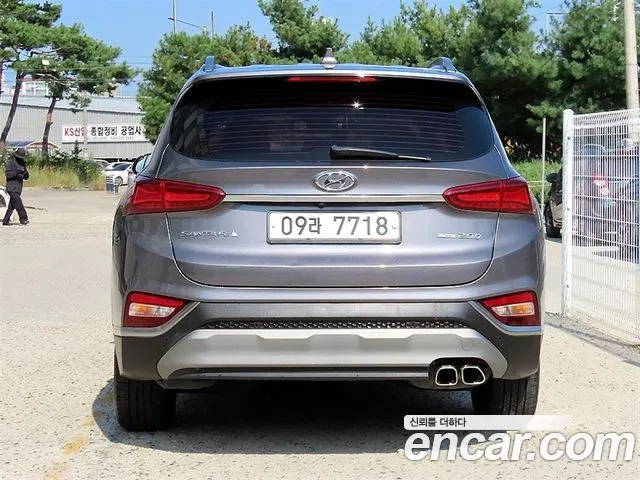 Hyundai Santa Fe 2018 thumb 4