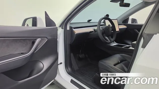 Tesla Model Y 2021 thumb 12