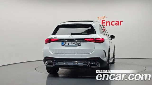 Mercedes-Benz GLC 2025 thumb 4
