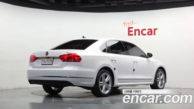 Volkswagen Passat (North America and China) 2013 thumb 2