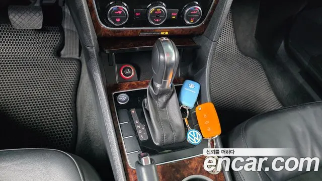 Volkswagen Passat (North America and China) 2013 thumb 9