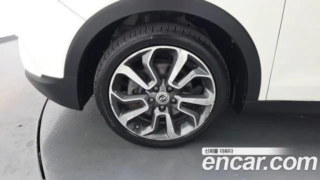 KG_Mobility_Ssangyong TIBOLI 2015 thumb 5