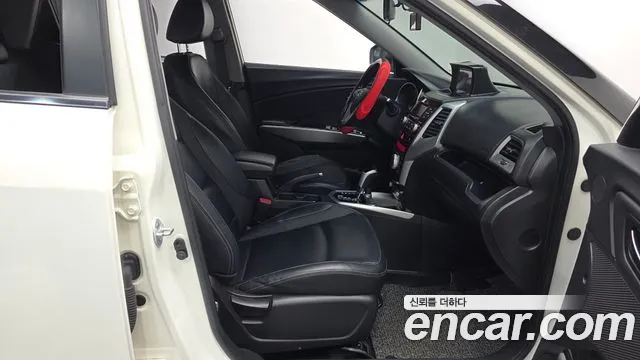KG_Mobility_Ssangyong TIBOLI 2015 thumb 11