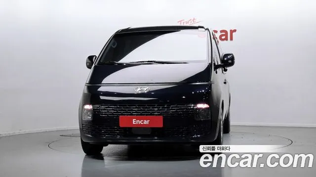 Hyundai Staria 2024 thumb 3
