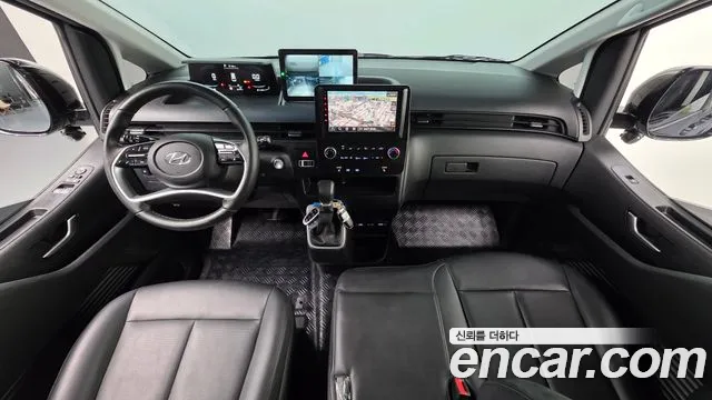 Hyundai Staria 2024 thumb 7