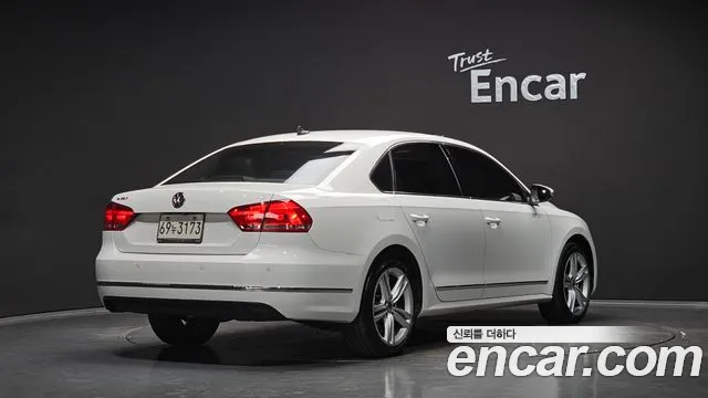 Volkswagen Passat (North America and China) 2014 thumb 2