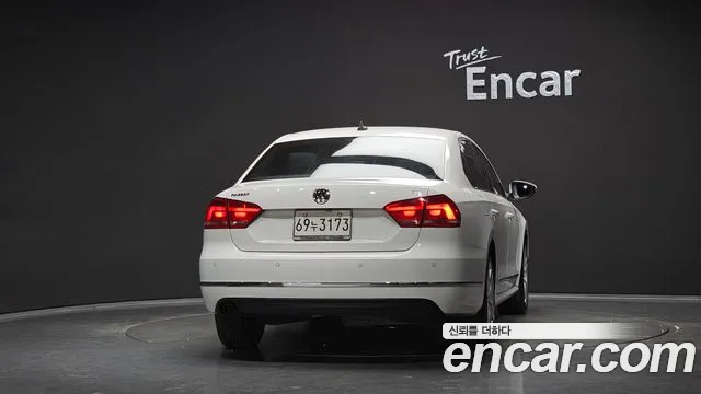 Volkswagen Passat (North America and China) 2014 thumb 4