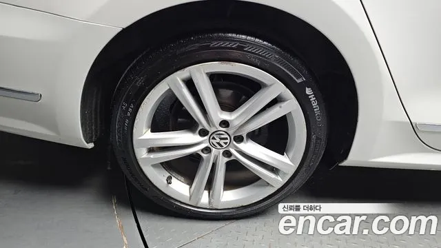 Volkswagen Passat (North America and China) 2014 thumb 5