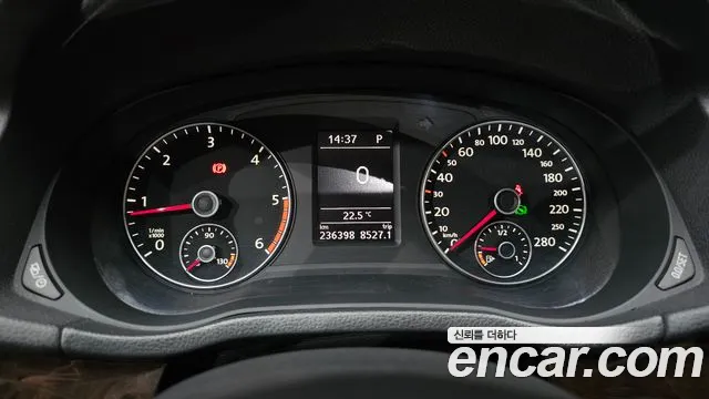 Volkswagen Passat (North America and China) 2014 thumb 8