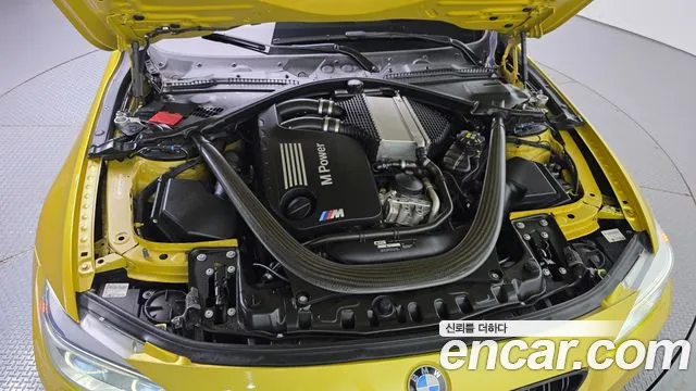 BMW M4 2015 thumb 6