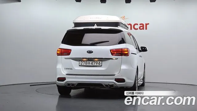 Kia Carnival 2019 thumb 3