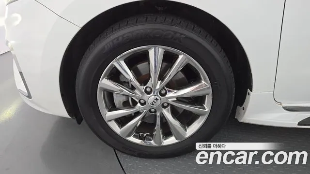 Kia Carnival 2019 thumb 4
