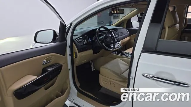 Kia Carnival 2019 thumb 9