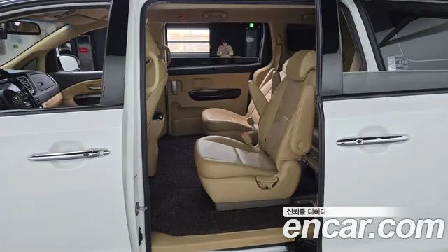 Kia Carnival 2019 thumb 10