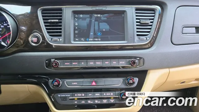 Kia Carnival 2019 thumb 11