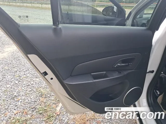 ChevroletGMDaewoo Cruze 2016 thumb 10