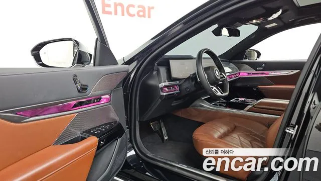 BMW 7-Series 2024 thumb 10