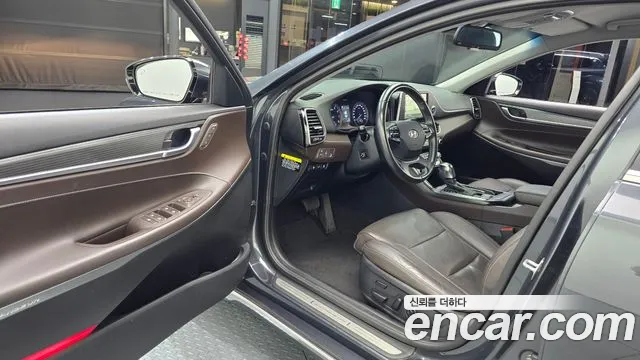 Hyundai Grandeur 2017 thumb 10