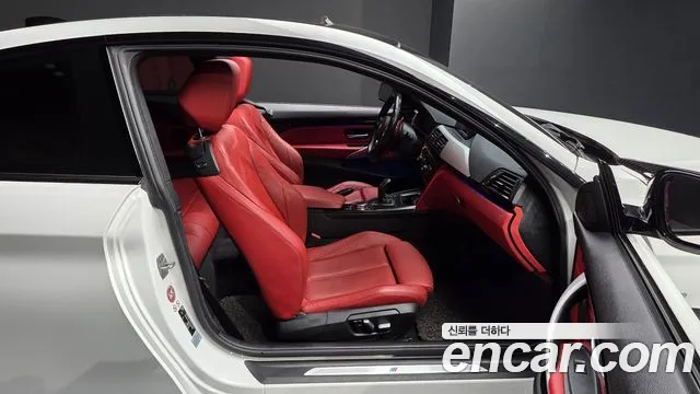 BMW 4-Series 2016 thumb 11