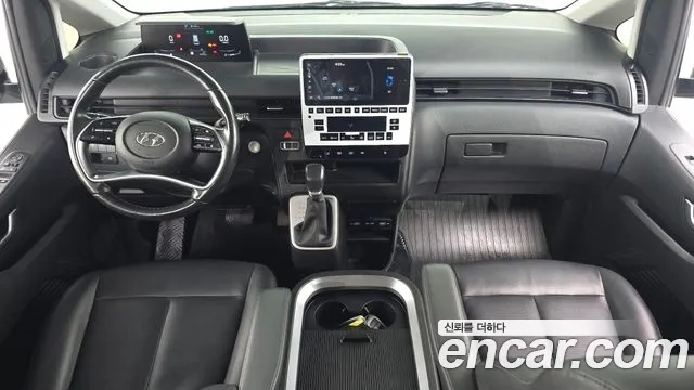 Hyundai Staria 2023 thumb 7