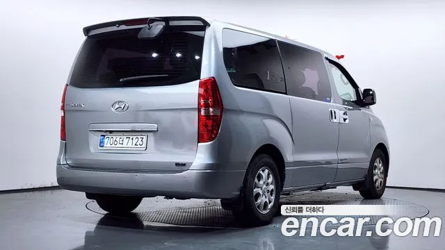 Hyundai Starex 2012 thumb 2