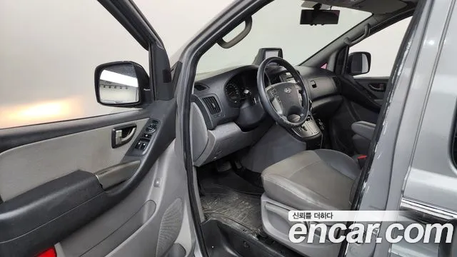 Hyundai Starex 2012 thumb 10