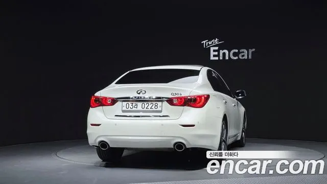 Infiniti Q50 2016 thumb 4
