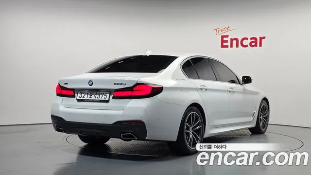 BMW 5-Series 2021 thumb 2