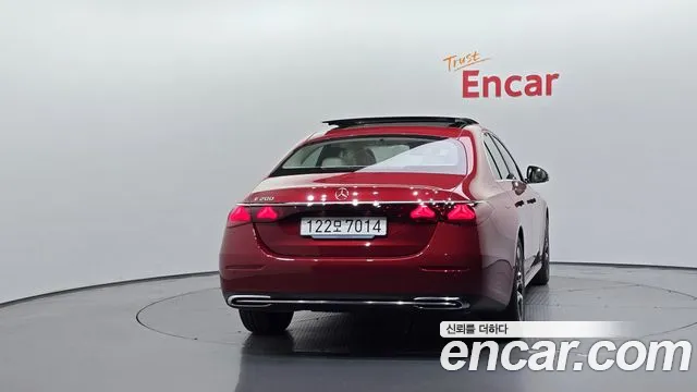 Mercedes-Benz E-Класс 2025 thumb 4