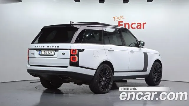 Land Rover Range Rover 2021 thumb 2